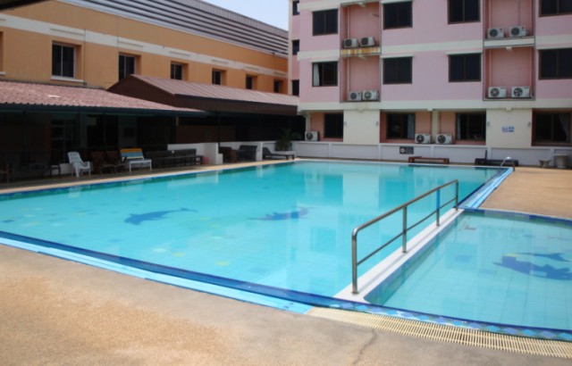Phimai Inn swimming pool
